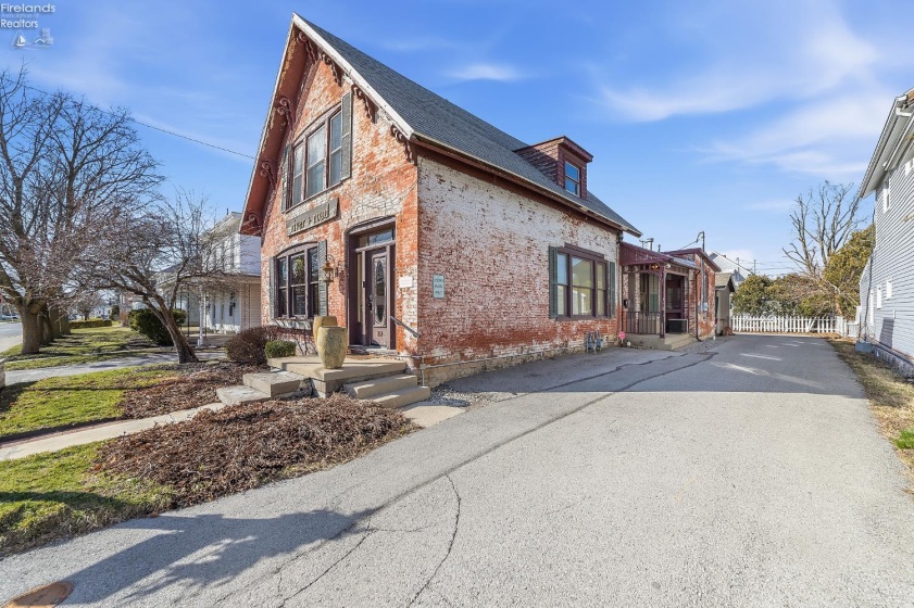 212 West Front St, Findlay, 45840, ,Commercial,For Sale,West Front St,20260786