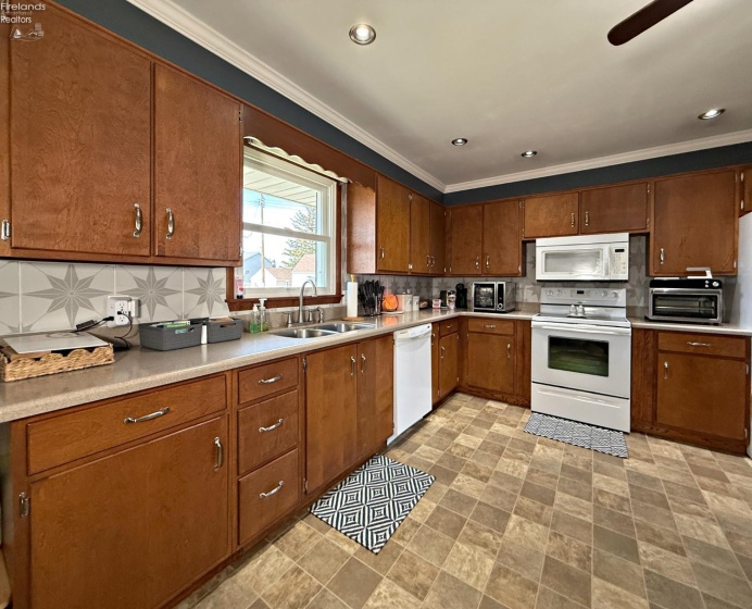 65 Elmwood Street, Tiffin, 44883, 3 Bedrooms Bedrooms, ,1 BathroomBathrooms,Residential,For Sale,Elmwood,20260591