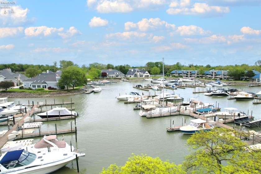 4395 Marin Woods, Port Clinton, 43452, 2 Bedrooms Bedrooms, ,3 BathroomsBathrooms,Residential,For Sale,Marin Woods,20260684