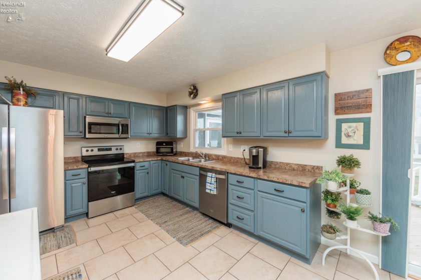 807 Cleveland Road, Huron, 44839, 3 Bedrooms Bedrooms, ,4 BathroomsBathrooms,Residential,For Sale,Cleveland,20260817