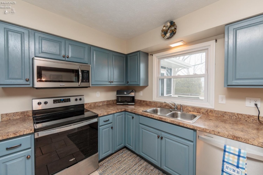 807 Cleveland Road, Huron, 44839, 3 Bedrooms Bedrooms, ,4 BathroomsBathrooms,Residential,For Sale,Cleveland,20260817