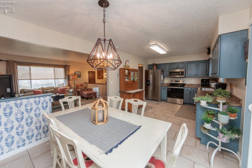 807 Cleveland Road, Huron, 44839, 3 Bedrooms Bedrooms, ,4 BathroomsBathrooms,Residential,For Sale,Cleveland,20260817