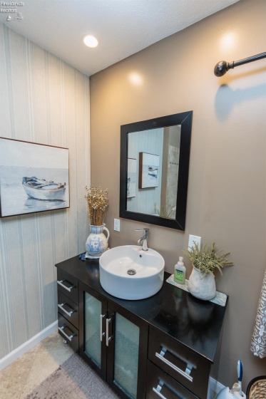 807 Cleveland Road, Huron, 44839, 3 Bedrooms Bedrooms, ,4 BathroomsBathrooms,Residential,For Sale,Cleveland,20260817