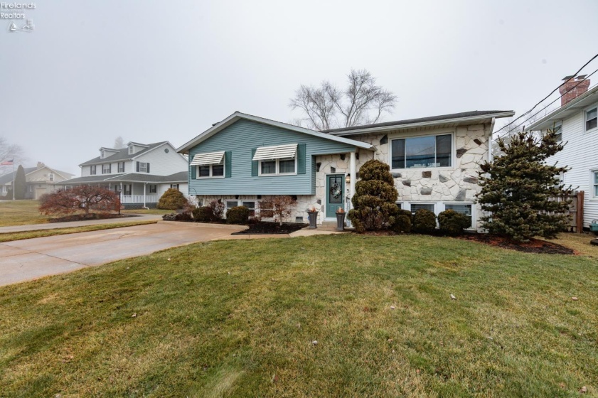 807 Cleveland Road, Huron, 44839, 3 Bedrooms Bedrooms, ,4 BathroomsBathrooms,Residential,For Sale,Cleveland,20260817