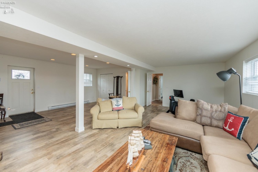 807 Cleveland Road, Huron, 44839, 3 Bedrooms Bedrooms, ,4 BathroomsBathrooms,Residential,For Sale,Cleveland,20260817