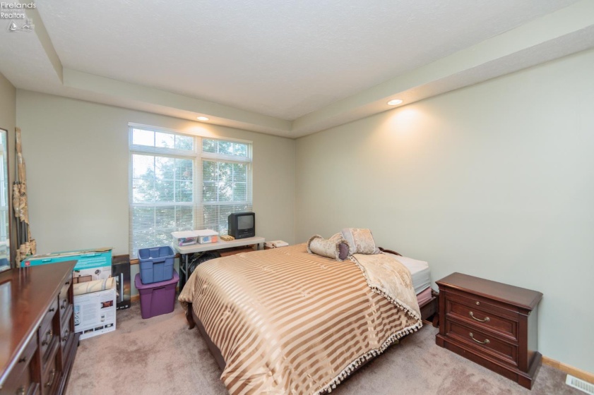 18608 Southporte Drive, Strongsville, 44136, 2 Bedrooms Bedrooms, ,3 BathroomsBathrooms,Residential,For Sale,Southporte,20260779