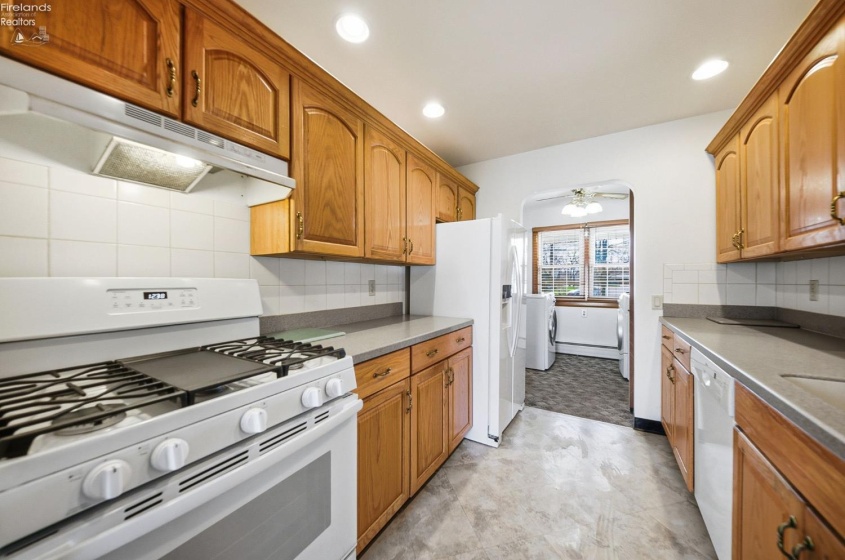 1073 Rosealee Ave., Elyria, 44035, 3 Bedrooms Bedrooms, ,3 BathroomsBathrooms,Residential,For Sale,Rosealee Ave.,20260740