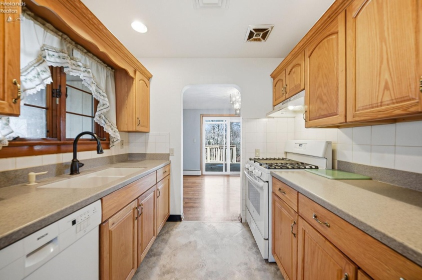 1073 Rosealee Ave., Elyria, 44035, 3 Bedrooms Bedrooms, ,3 BathroomsBathrooms,Residential,For Sale,Rosealee Ave.,20260740