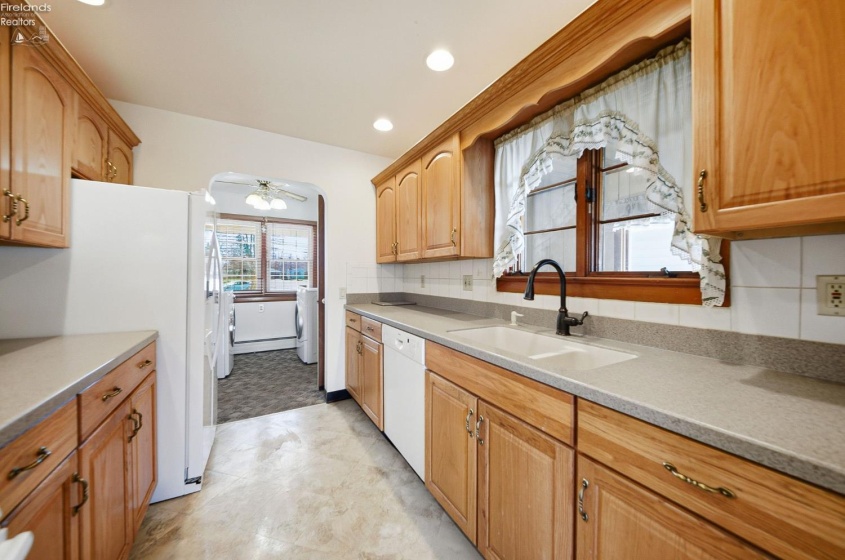 1073 Rosealee Ave., Elyria, 44035, 3 Bedrooms Bedrooms, ,3 BathroomsBathrooms,Residential,For Sale,Rosealee Ave.,20260740