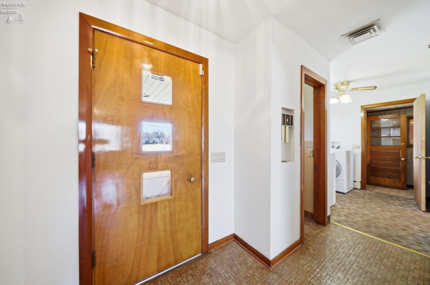 1073 Rosealee Ave., Elyria, 44035, 3 Bedrooms Bedrooms, ,3 BathroomsBathrooms,Residential,For Sale,Rosealee Ave.,20260740