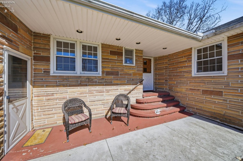 1073 Rosealee Ave., Elyria, 44035, 3 Bedrooms Bedrooms, ,3 BathroomsBathrooms,Residential,For Sale,Rosealee Ave.,20260740