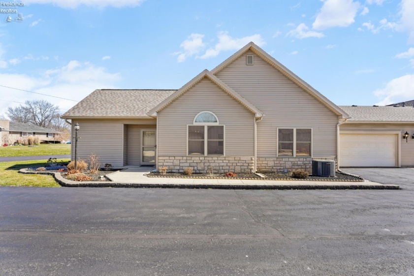 1313 Columbus Avenue, Fostoria, 44830, 2 Bedrooms Bedrooms, ,2 BathroomsBathrooms,Residential,For Sale,Columbus,20260831