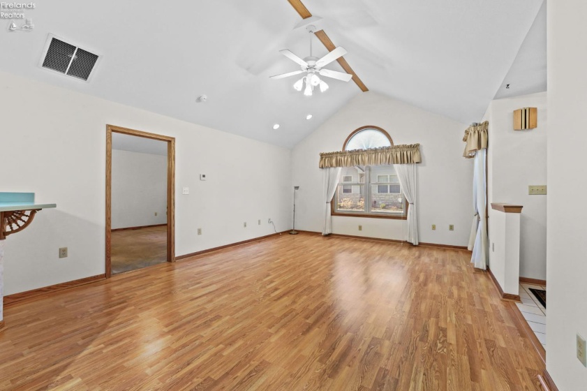 1313 Columbus Avenue, Fostoria, 44830, 2 Bedrooms Bedrooms, ,2 BathroomsBathrooms,Residential,For Sale,Columbus,20260831