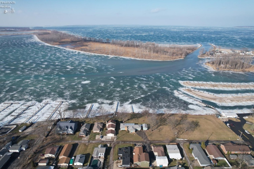 7631 Downend Drive, Marblehead, 43440, 3 Bedrooms Bedrooms, ,2 BathroomsBathrooms,Residential,For Sale,Downend,20260833