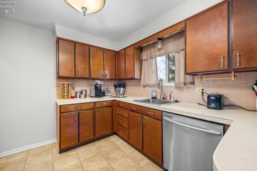 645 Terra Lane, Amherst, 44001, 3 Bedrooms Bedrooms, ,3 BathroomsBathrooms,Residential,For Sale,Terra,20260838