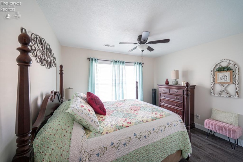 128 Port Lane, Huron, 44839, 3 Bedrooms Bedrooms, ,2 BathroomsBathrooms,Residential,For Sale,Port Lane,20260617