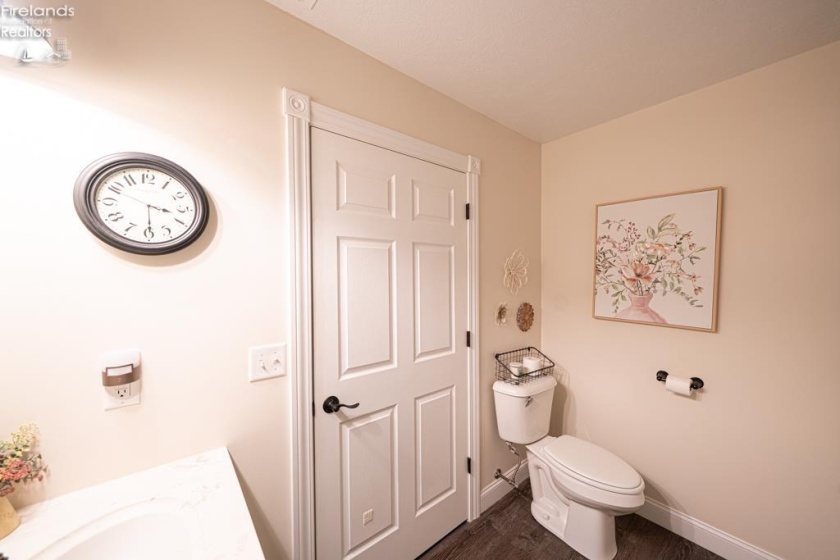 128 Port Lane, Huron, 44839, 3 Bedrooms Bedrooms, ,2 BathroomsBathrooms,Residential,For Sale,Port Lane,20260617