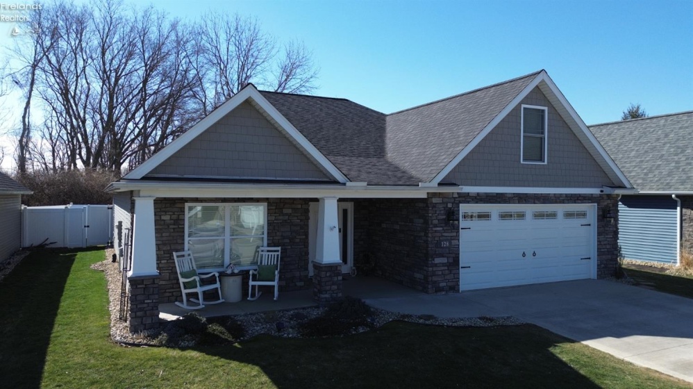 128 Port Lane, Huron, 44839, 3 Bedrooms Bedrooms, ,2 BathroomsBathrooms,Residential,For Sale,Port Lane,20260617