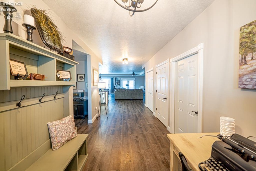 128 Port Lane, Huron, 44839, 3 Bedrooms Bedrooms, ,2 BathroomsBathrooms,Residential,For Sale,Port Lane,20260617