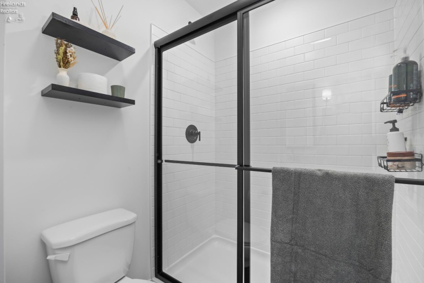 401 RIVER RUN DR, Elyria, 44035, 4 Bedrooms Bedrooms, ,4 BathroomsBathrooms,Residential,For Sale,RIVER RUN DR,20260795