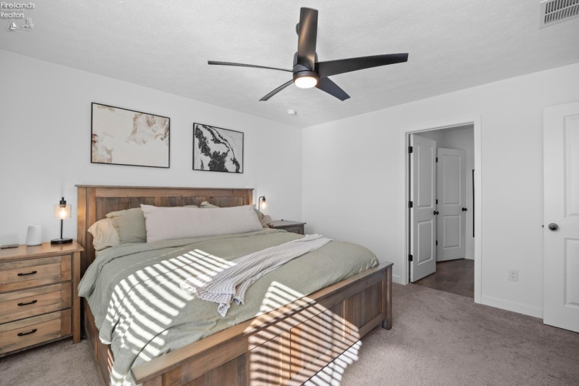 401 RIVER RUN DR, Elyria, 44035, 4 Bedrooms Bedrooms, ,4 BathroomsBathrooms,Residential,For Sale,RIVER RUN DR,20260795