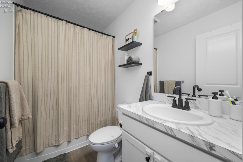 401 RIVER RUN DR, Elyria, 44035, 4 Bedrooms Bedrooms, ,4 BathroomsBathrooms,Residential,For Sale,RIVER RUN DR,20260795