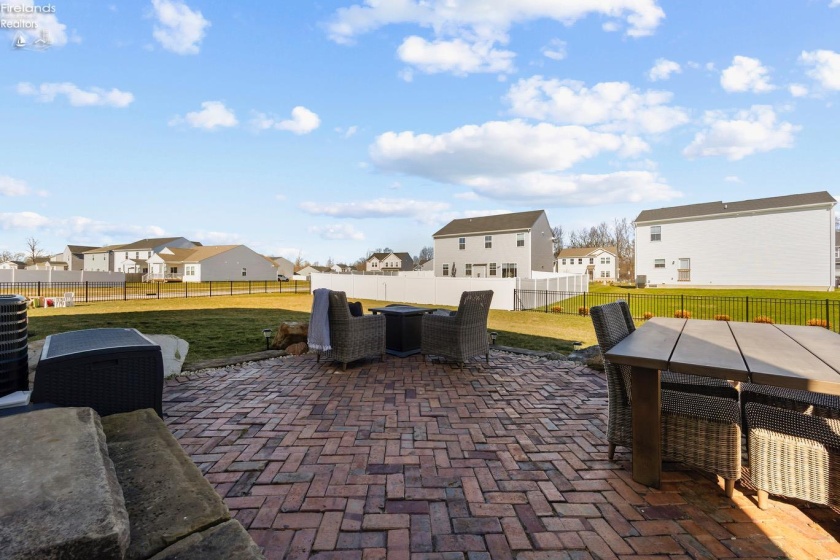 401 RIVER RUN DR, Elyria, 44035, 4 Bedrooms Bedrooms, ,4 BathroomsBathrooms,Residential,For Sale,RIVER RUN DR,20260795