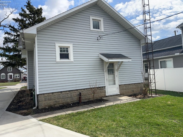 427 Locust Street, Oak Harbor, 43449, 2 Bedrooms Bedrooms, ,1 BathroomBathrooms,Residential,For Sale,Locust,20260834