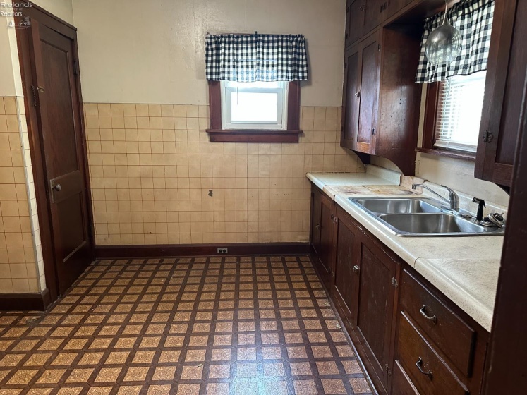 427 Locust Street, Oak Harbor, 43449, 2 Bedrooms Bedrooms, ,1 BathroomBathrooms,Residential,For Sale,Locust,20260834