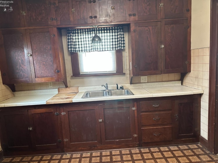 427 Locust Street, Oak Harbor, 43449, 2 Bedrooms Bedrooms, ,1 BathroomBathrooms,Residential,For Sale,Locust,20260834