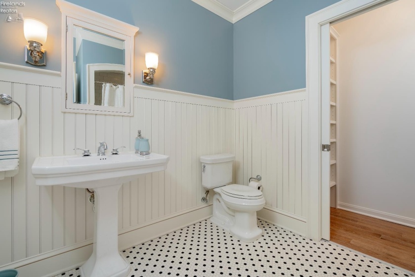 497 Bay Point Boulevard, Marblehead, 43440, 6 Bedrooms Bedrooms, ,7 BathroomsBathrooms,Residential,For Sale,Bay Point,20260835