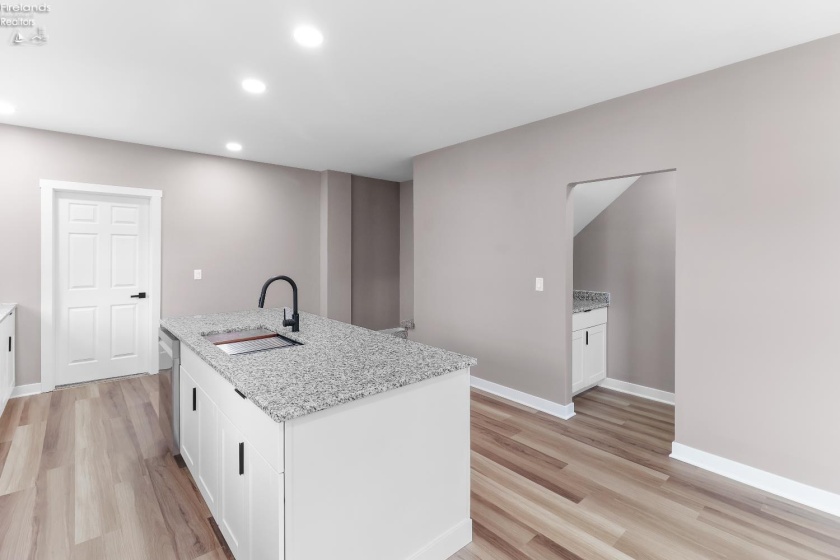 817 Main Street, Bellevue, 44811, 5 Bedrooms Bedrooms, ,3 BathroomsBathrooms,Residential,For Sale,Main,20260842