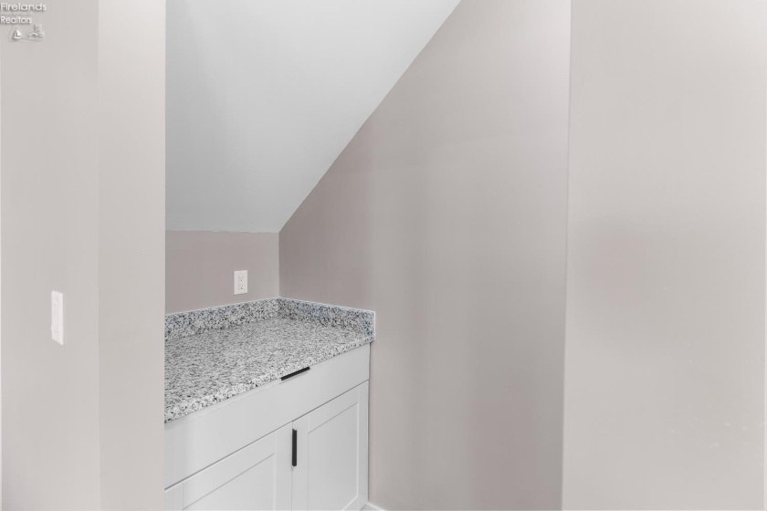 817 Main Street, Bellevue, 44811, 5 Bedrooms Bedrooms, ,3 BathroomsBathrooms,Residential,For Sale,Main,20260842