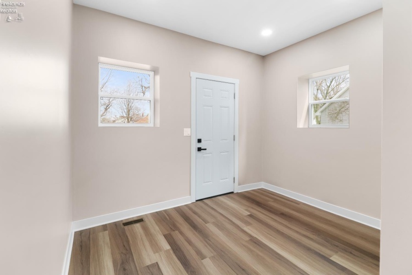 817 Main Street, Bellevue, 44811, 5 Bedrooms Bedrooms, ,3 BathroomsBathrooms,Residential,For Sale,Main,20260842