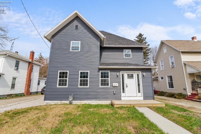 817 Main Street, Bellevue, 44811, 5 Bedrooms Bedrooms, ,3 BathroomsBathrooms,Residential,For Sale,Main,20260842