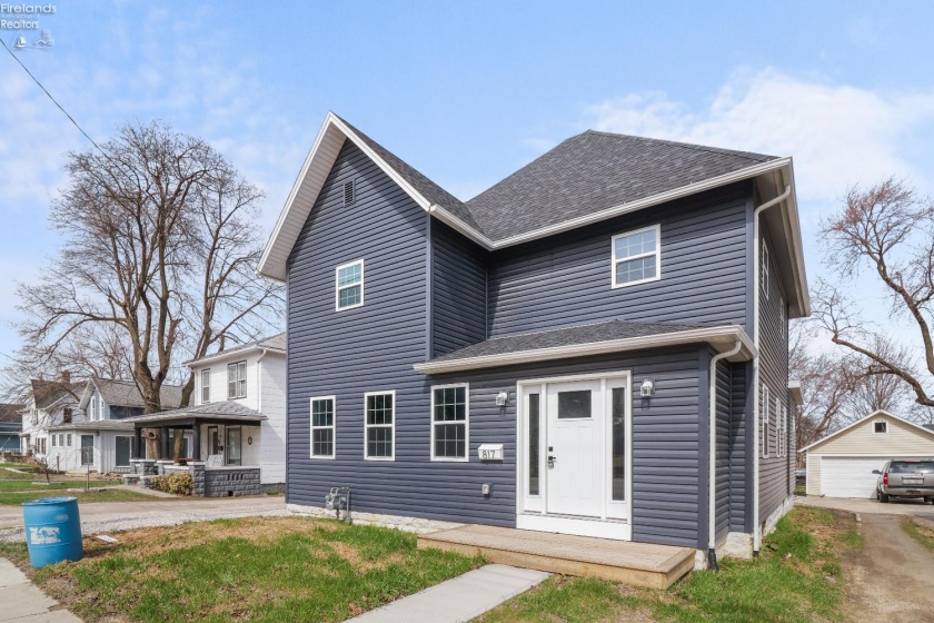 817 Main Street, Bellevue, 44811, 5 Bedrooms Bedrooms, ,3 BathroomsBathrooms,Residential,For Sale,Main,20260842