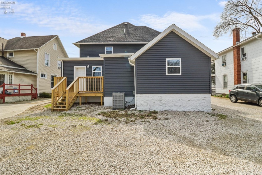 817 Main Street, Bellevue, 44811, 5 Bedrooms Bedrooms, ,3 BathroomsBathrooms,Residential,For Sale,Main,20260842