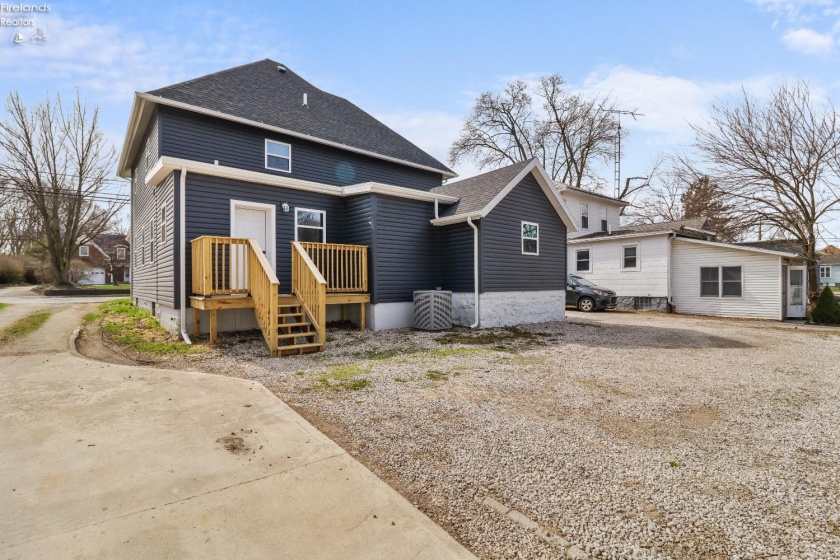 817 Main Street, Bellevue, 44811, 5 Bedrooms Bedrooms, ,3 BathroomsBathrooms,Residential,For Sale,Main,20260842