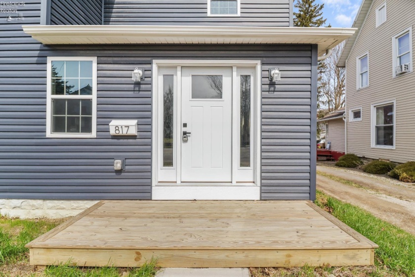 817 Main Street, Bellevue, 44811, 5 Bedrooms Bedrooms, ,3 BathroomsBathrooms,Residential,For Sale,Main,20260842