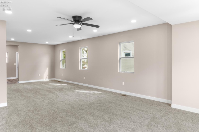 817 Main Street, Bellevue, 44811, 5 Bedrooms Bedrooms, ,3 BathroomsBathrooms,Residential,For Sale,Main,20260842