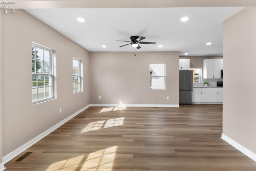 817 Main Street, Bellevue, 44811, 5 Bedrooms Bedrooms, ,3 BathroomsBathrooms,Residential,For Sale,Main,20260842