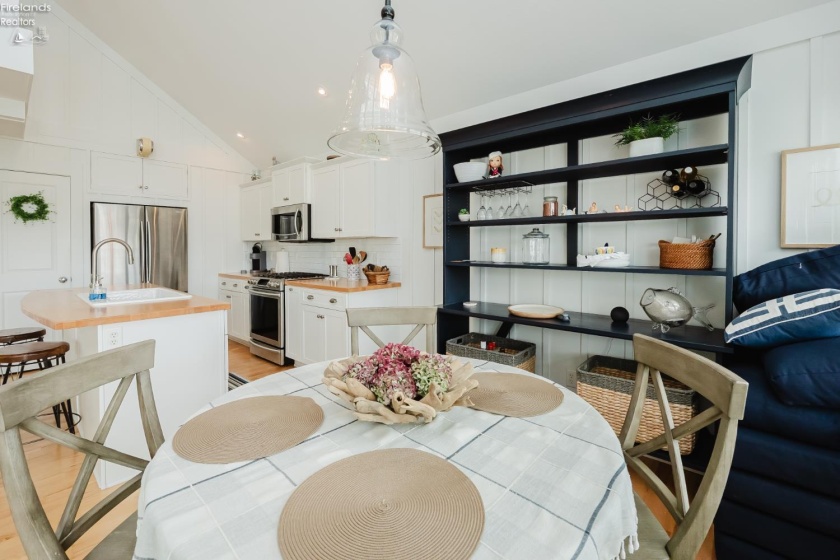 9886 Bayshore Road, Marblehead, 43440, 3 Bedrooms Bedrooms, ,2 BathroomsBathrooms,Residential,For Sale,Bayshore,20260856