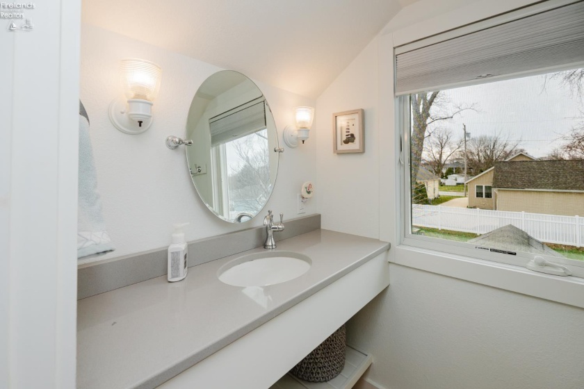 9886 Bayshore Road, Marblehead, 43440, 3 Bedrooms Bedrooms, ,2 BathroomsBathrooms,Residential,For Sale,Bayshore,20260856