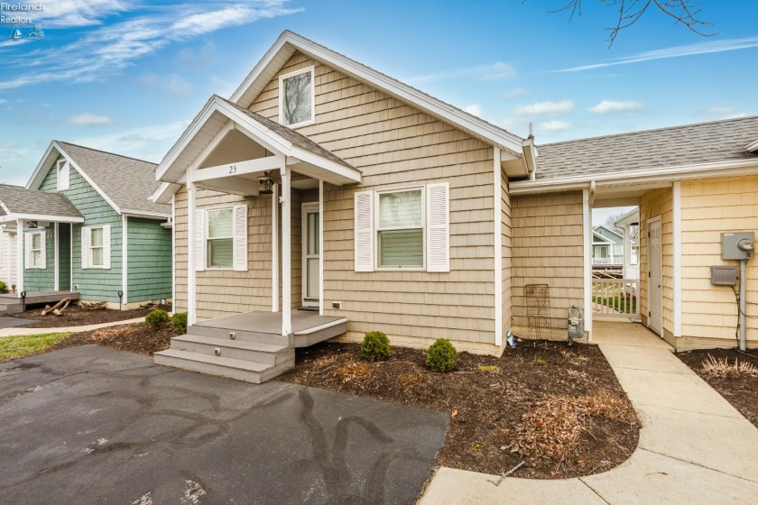 9886 Bayshore Road, Marblehead, 43440, 3 Bedrooms Bedrooms, ,2 BathroomsBathrooms,Residential,For Sale,Bayshore,20260856