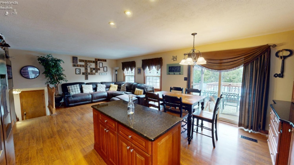 1453 White Ave, Fremont, 43420, 5 Bedrooms Bedrooms, ,3 BathroomsBathrooms,Residential,For Sale,White Ave,20260803