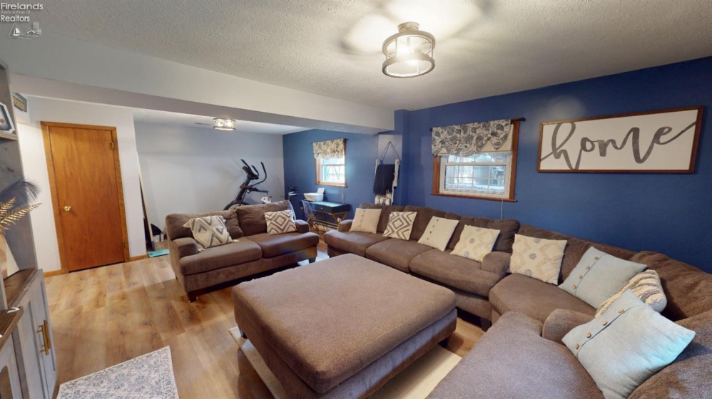 1453 White Ave, Fremont, 43420, 5 Bedrooms Bedrooms, ,3 BathroomsBathrooms,Residential,For Sale,White Ave,20260803