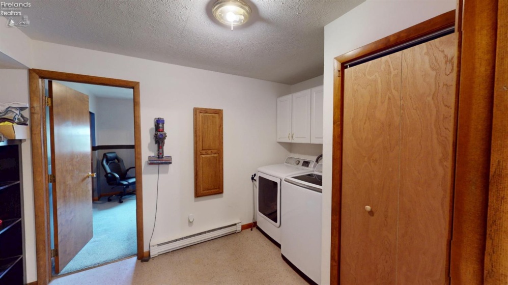 1453 White Ave, Fremont, 43420, 5 Bedrooms Bedrooms, ,3 BathroomsBathrooms,Residential,For Sale,White Ave,20260803