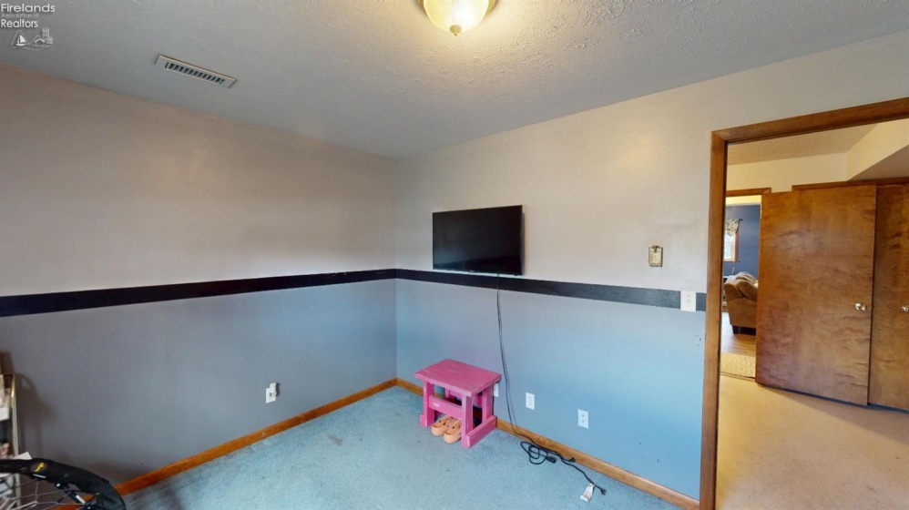 1453 White Ave, Fremont, 43420, 5 Bedrooms Bedrooms, ,3 BathroomsBathrooms,Residential,For Sale,White Ave,20260803