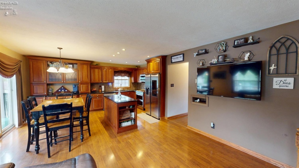 1453 White Ave, Fremont, 43420, 5 Bedrooms Bedrooms, ,3 BathroomsBathrooms,Residential,For Sale,White Ave,20260803