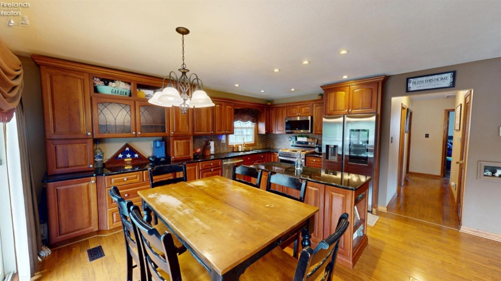 1453 White Ave, Fremont, 43420, 5 Bedrooms Bedrooms, ,3 BathroomsBathrooms,Residential,For Sale,White Ave,20260803